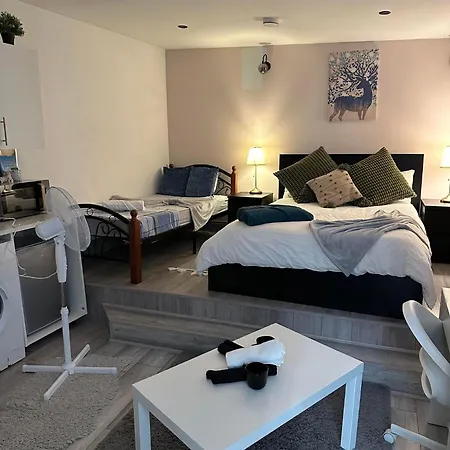 Guest&Rest Acton Apartamento